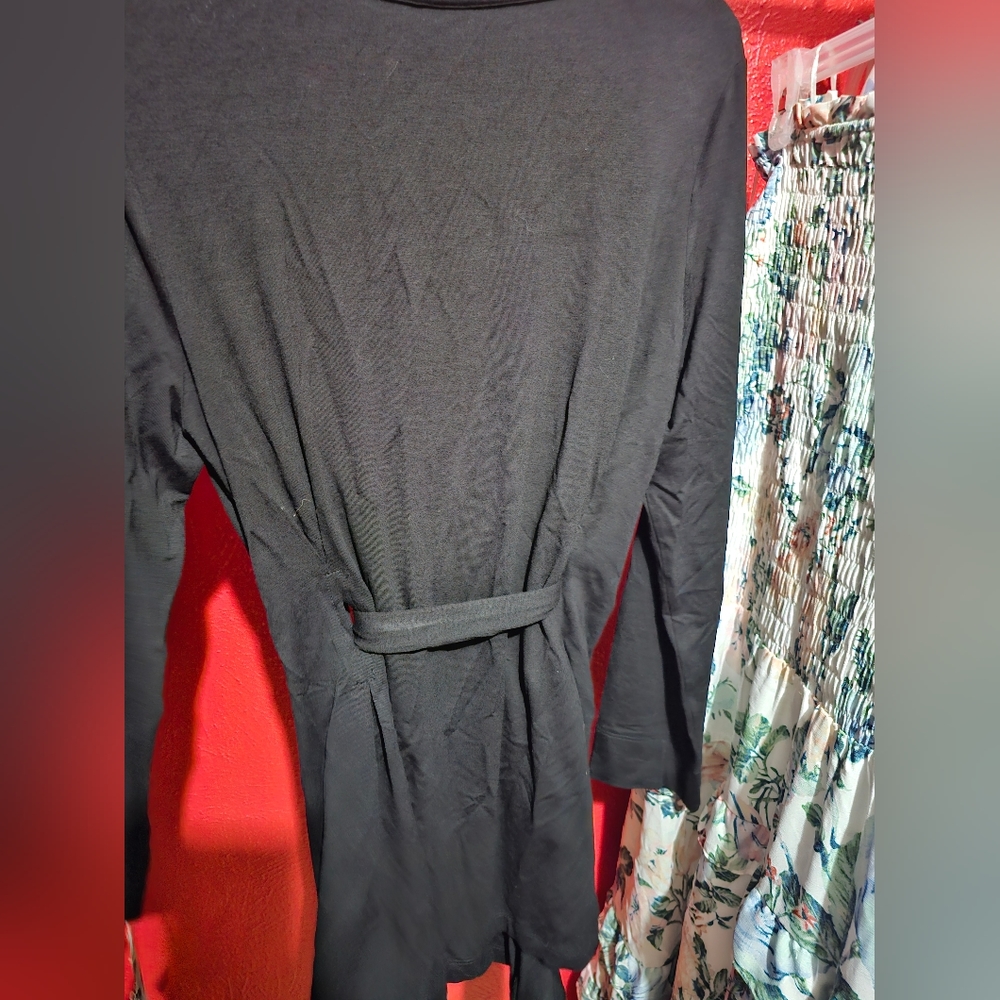 Stylish Black Long-Sleeve Dress